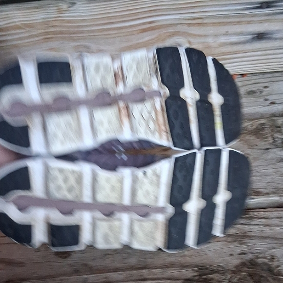 On Running Cloudswift Taupe and Black Athletic Shoes - Picture 12 of 12